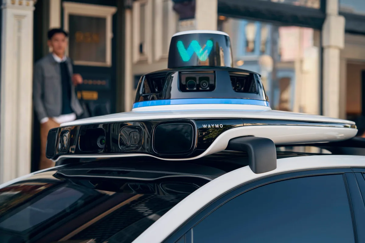 Waymo создала собственный чип для роботакси, снижая зависимость от Nvidia