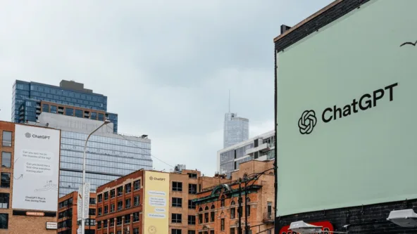 OpenAI вышла на $1 млрд регулярной рекламной выручки и тестирует рекламу в ChatGPT