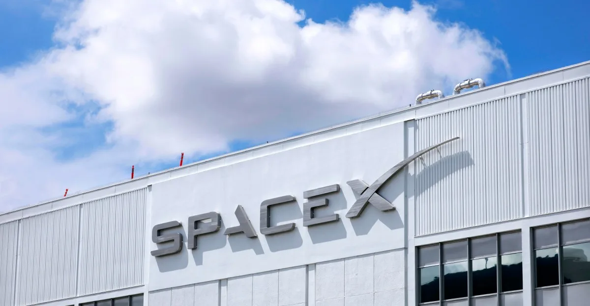 SpaceX вложит $55 млрд в завод по производству ИИ-чипов в Техасе