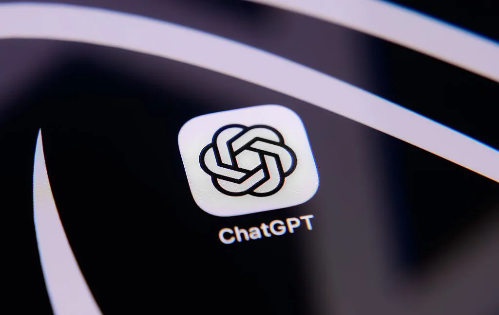 Иск против OpenAI: ChatGPT поддержал недоверие суицидальной пациентки к кризисным службам