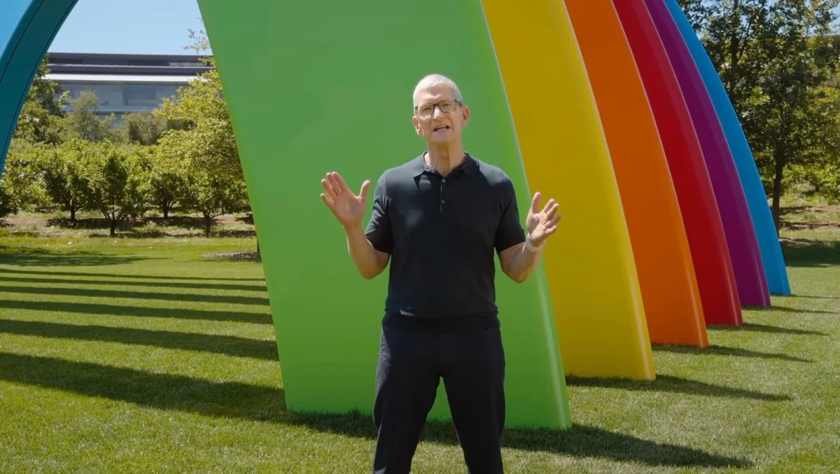 Apple на WWDC начала с извинений: Siri в бета-версии, дизайн переделан, поиск починен