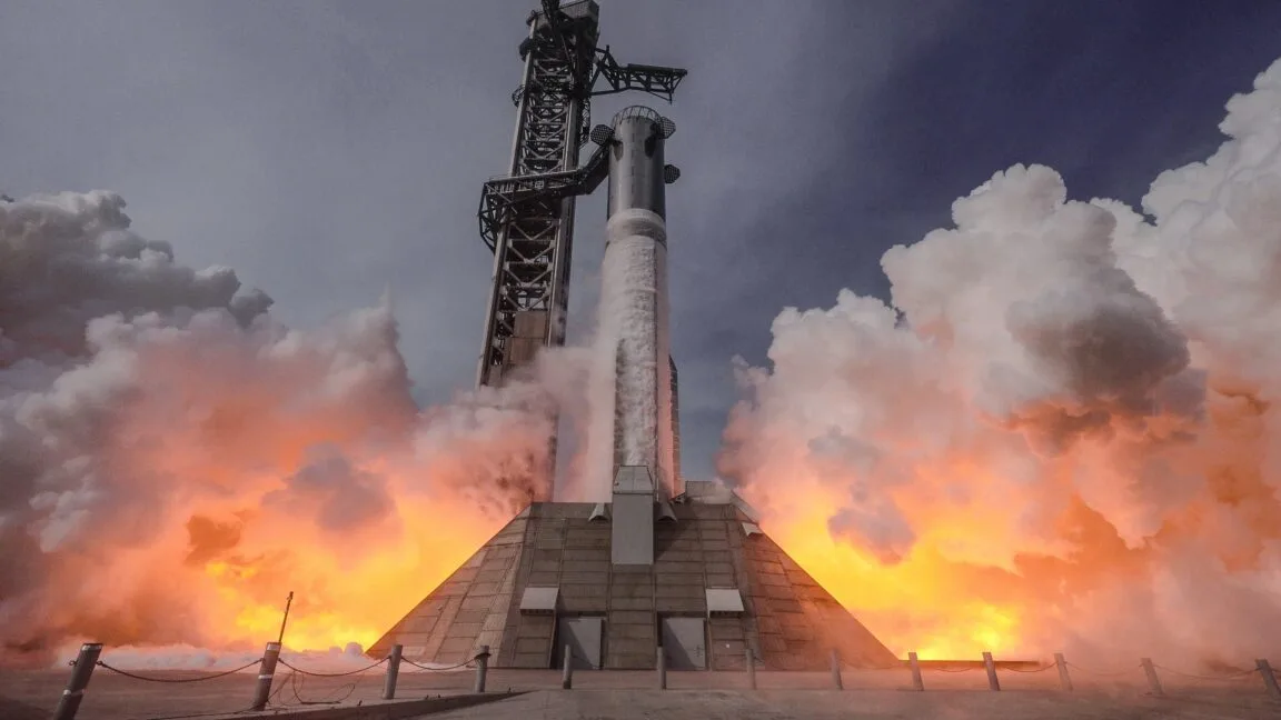SpaceX испытала Starship V3, ESA объявила конкурс на систему аварийного спасения экипажа