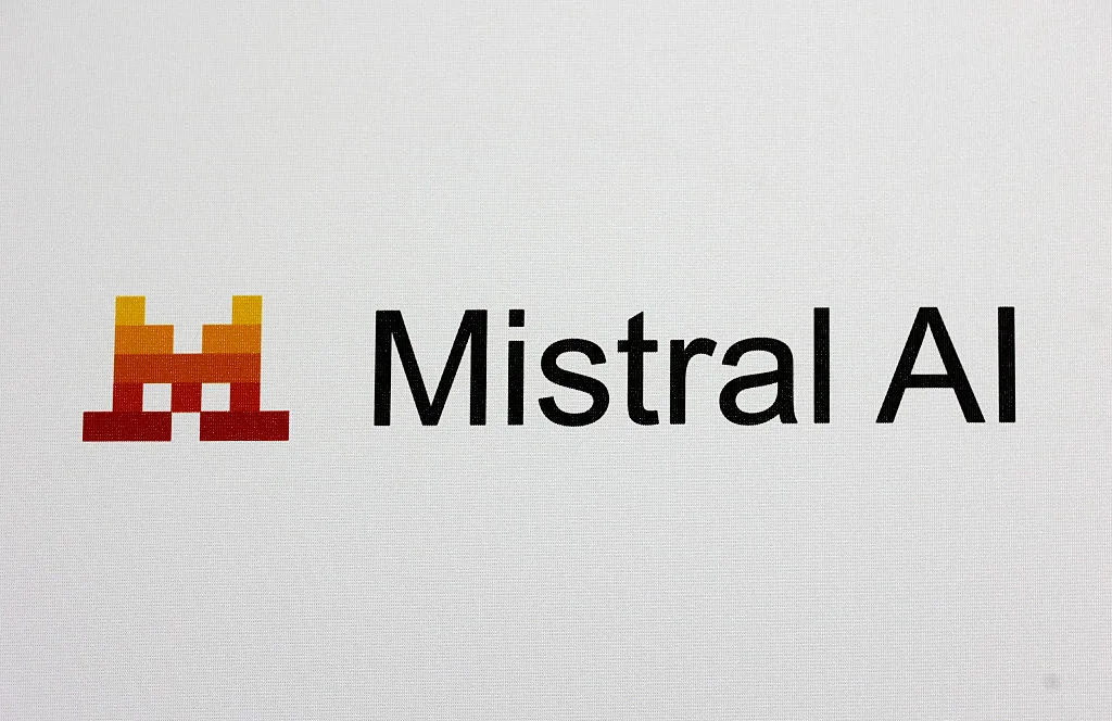 Mistral ИИ: французский конкурент OpenAI, который выбрал путь Palantir