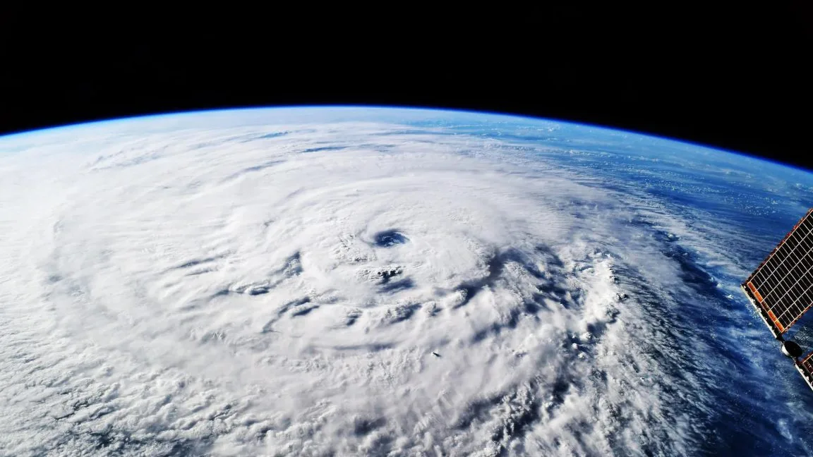 DeepMind открыла исходный код моделей WeatherNext для прогноза ураганов