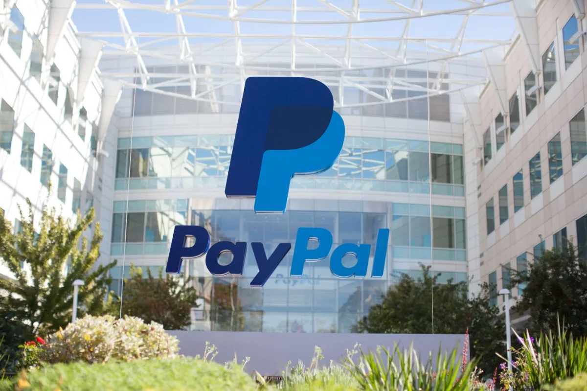 PayPal делает ставку на ИИ и сокращает 4500 сотрудников ради экономии $1,5 млрд